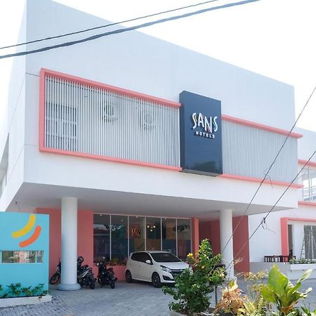 Sans Hotel Aurum Majapahit Semarang Exterior foto