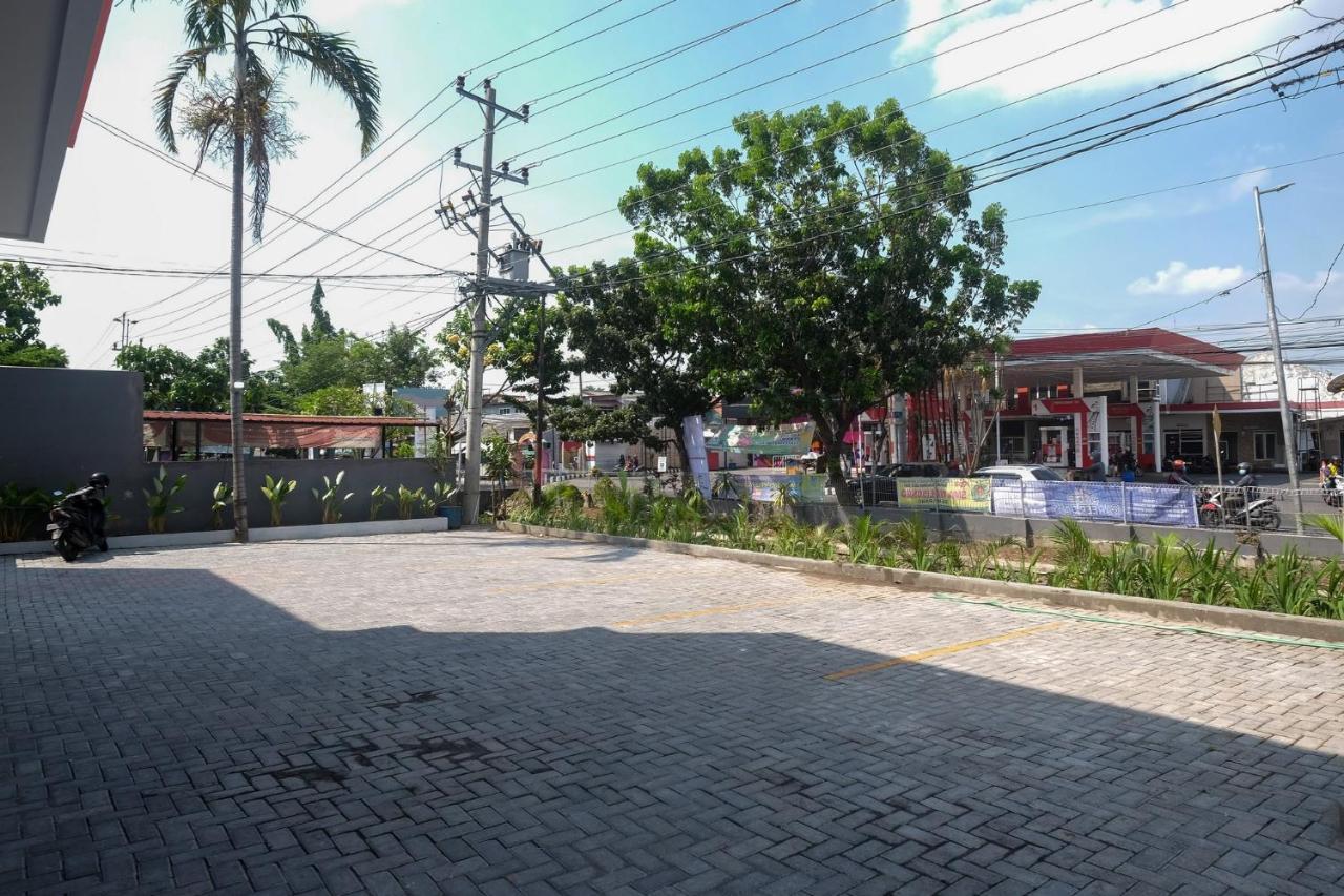 Sans Hotel Aurum Majapahit Semarang Exterior foto